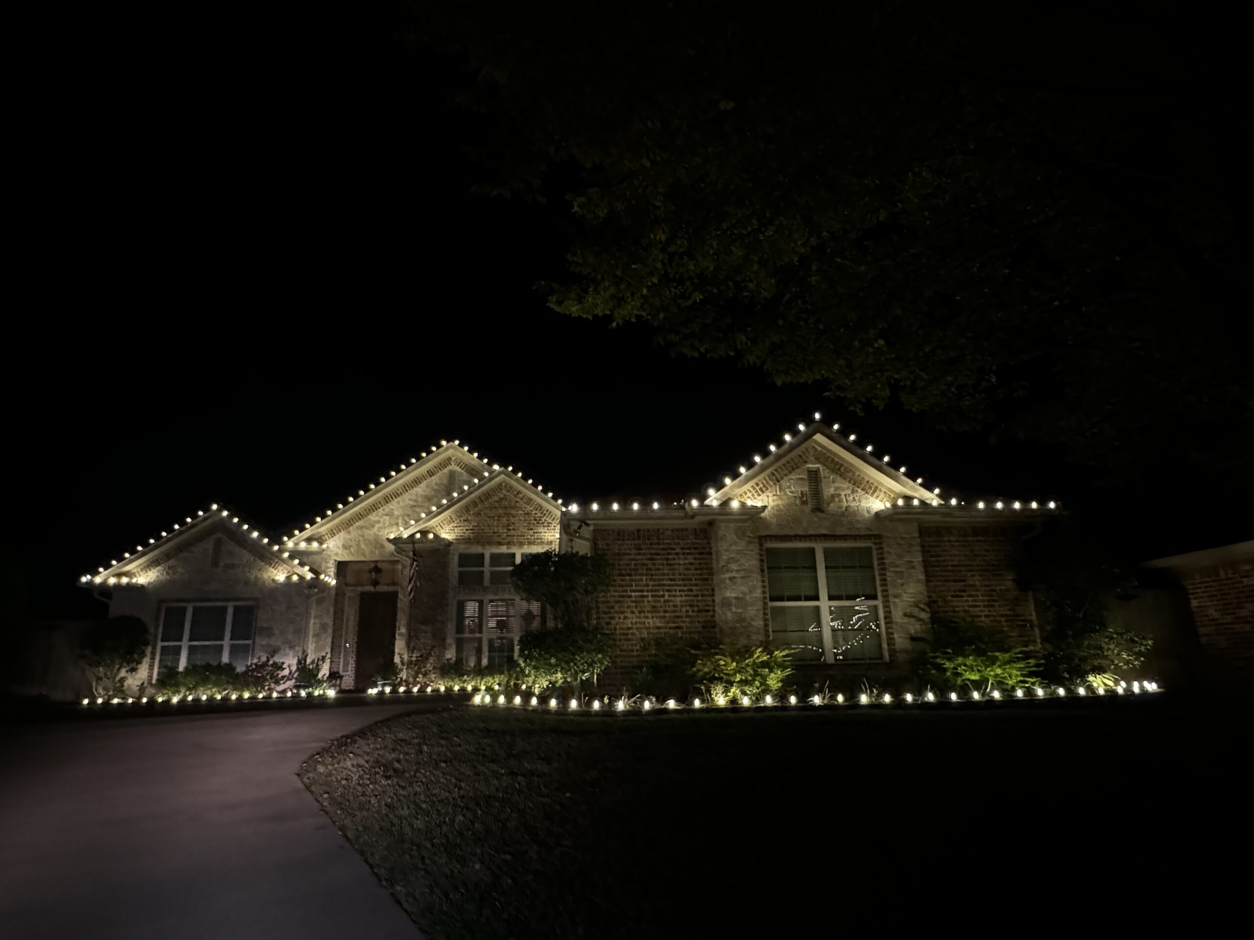 Stunning Christmas Roofline and Landscape Lighting in Athens, TX